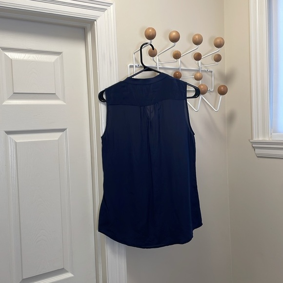 Banana Republic Dark Blue Silk Sleeveless Blouse 4 - Picture 4 of 9